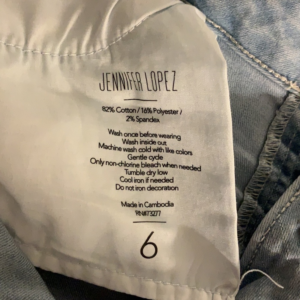 JLo Jean Capris - Picture 11 of 13